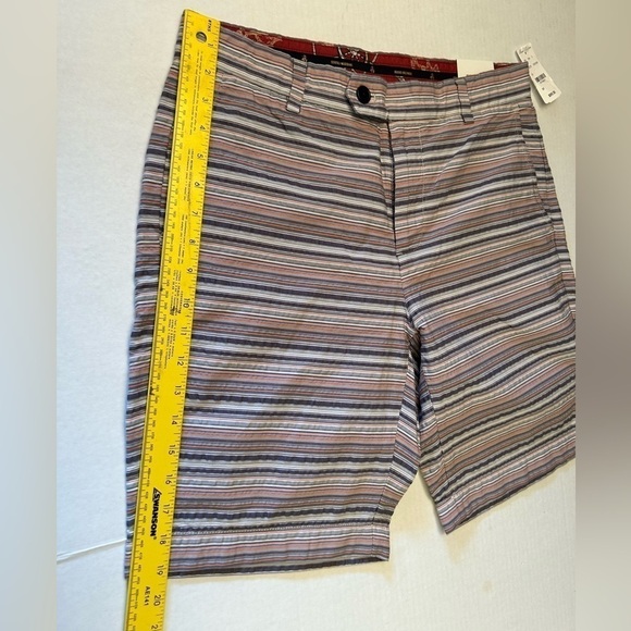 Brooks Brothers multi-stripe sear sucker mens 9” inseam shorts Sz-32. NWT T7 - Picture 10 of 12